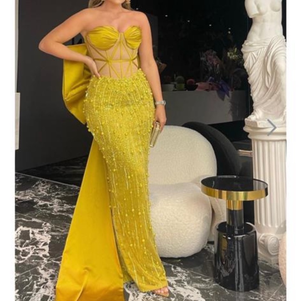 Custom evening gown with bow yellow gold couture prom dress size 2-4 S/M Kosovo